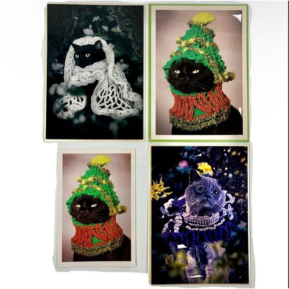 Cat In Crochet Hat & Outfits Christmas Greeting Cards & 1 Postcard - Set Of 4 - Picture 1 of 2